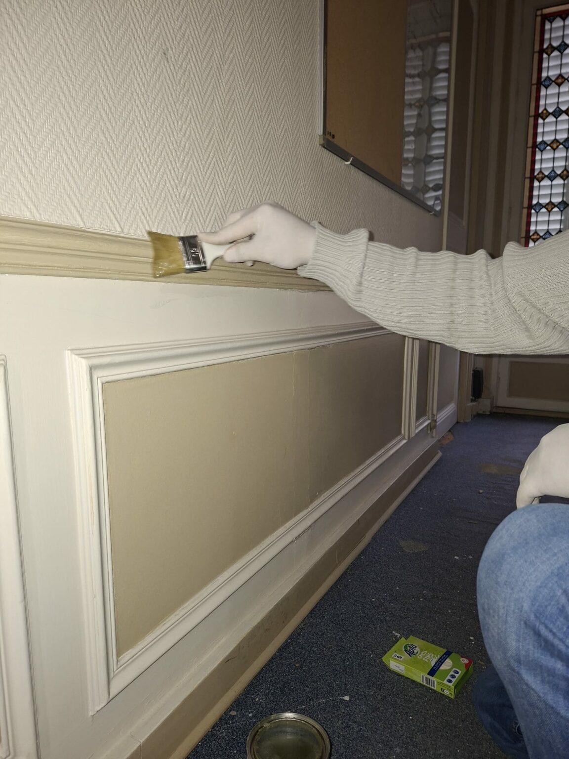 Comment retirer de la peinture au plomb sur des moulures ?